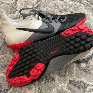 girls indoor soccer shoes